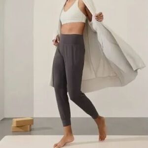 Athleta Salutation high rise jogger color Shale size XS